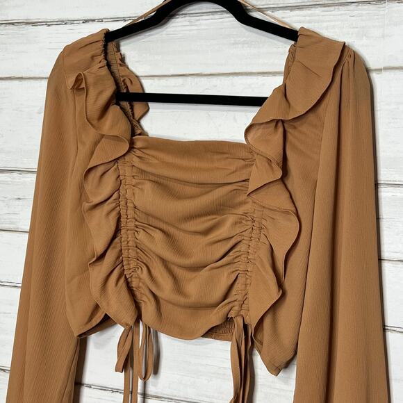 Le Lis Long Sleeve Ruffle Crop Top Tan Size Large - Picture 4 of 9